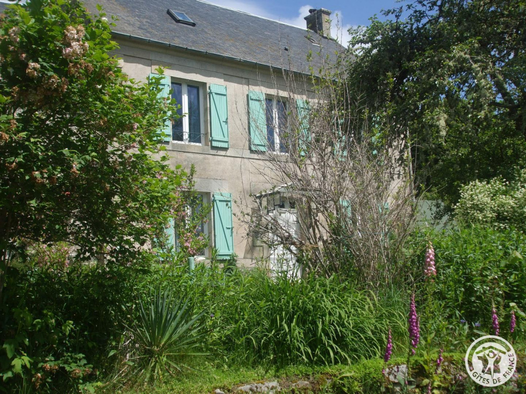 photo 0