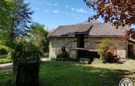 G&icirc;te n&deg;19G5180 Merc&oelig;ur - Corr&egrave;ze - Bel espace pour vos repas et barbecues