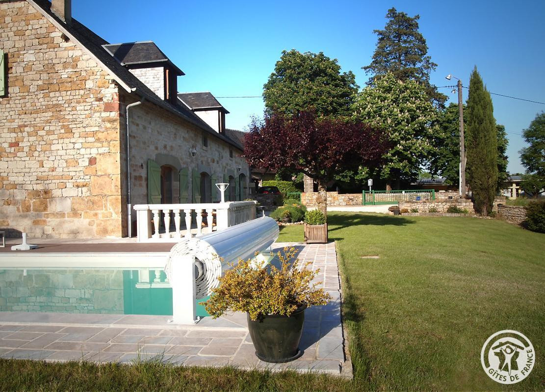 photo 0