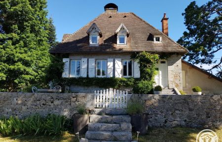 G&icirc;te n&deg;19G4300 Ussel - Corr&egrave;ze - photo