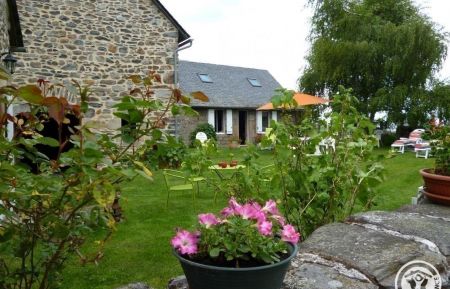 G&icirc;te n&deg;19G5304 Saint-Julien-pr&egrave;s-Bort - Corr&egrave;ze - photo