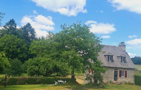 Vous apprécierez le charme et coté relaxant de ce Gite, concentrez vous également à l'entourage paisible, aéré de cette beauté naturelle. Gîte n°19G5103 Hautefage - Corrèze - Vous apprécierez le charme et coté relaxant de ce Gite, concentrez vous également à l'entourage paisible, aéré de cette beauté naturelle.