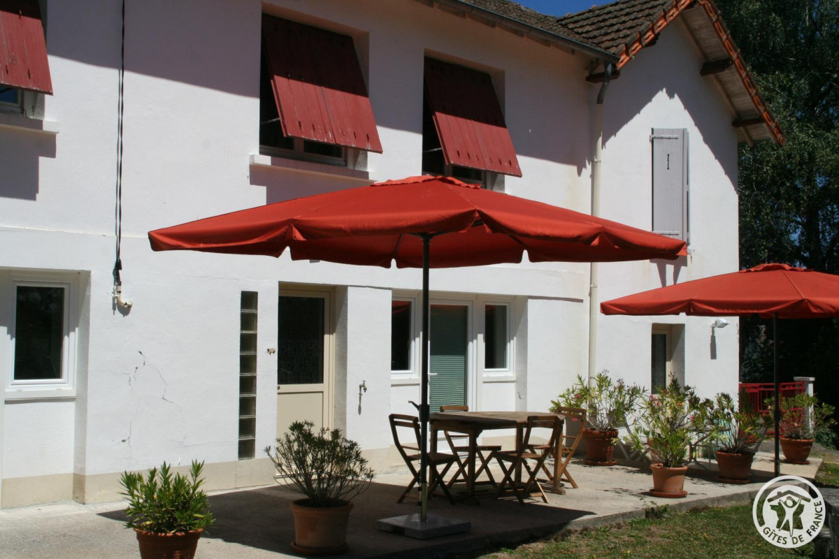 photo 0