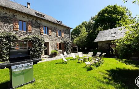 G&icirc;te n&deg;19G1117 Saint-Jal - Corr&egrave;ze - G&icirc;te des papous avec Barbecue, plancha au gaz pour 10 personnes.