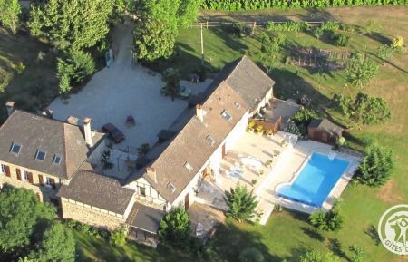 G&icirc;te n&deg;19G2083 Cublac - Corr&egrave;ze - G&icirc;te Les Hauts de la Valade 
Vue du ciel