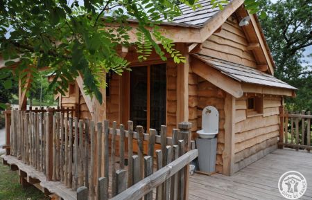 Cabane en bois19G2146 Lissac-sur-Couze - Corr&egrave;ze - La Cabane du Causse
