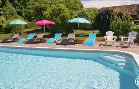 G&icirc;te n&deg;19G3011 Benayes - Corr&egrave;ze - Piscine 10 x 5 m chauff&eacute;e