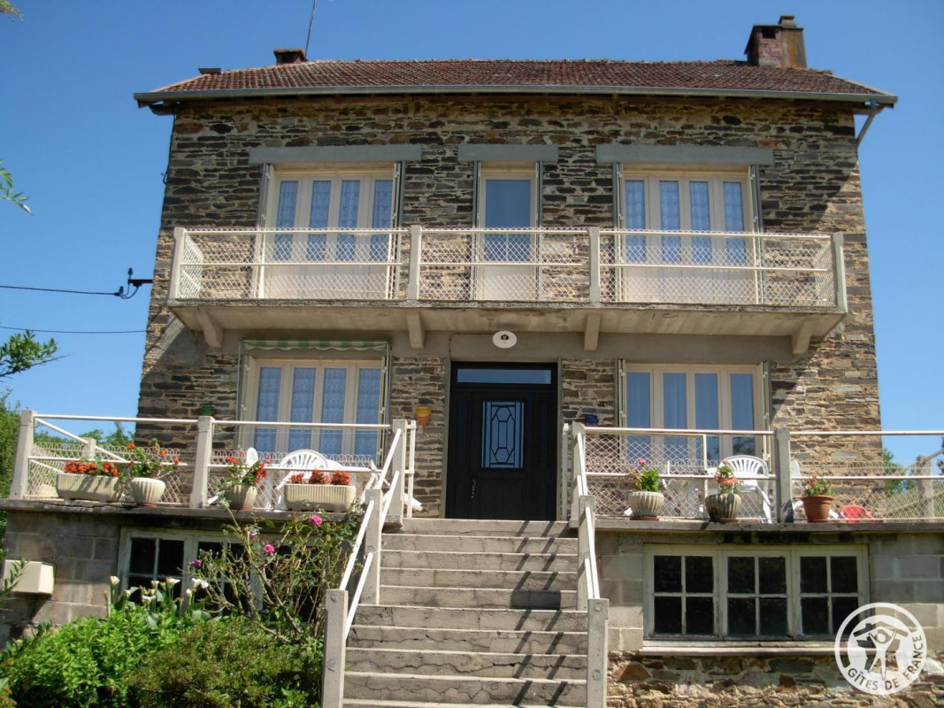 photo 0