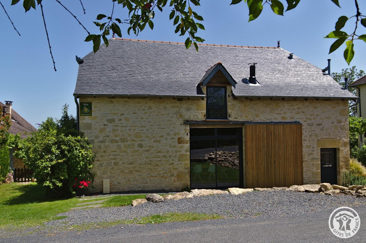 photo 0