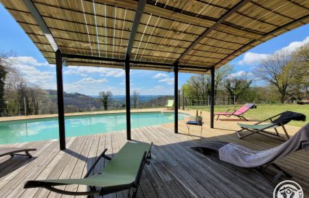 G&icirc;te n&deg;19G5019 Bassignac-le-Bas - Corr&egrave;ze - Depuis la Pergola de la piscine