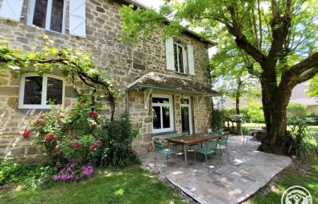 G&icirc;te n&deg;19G5111 Queyssac-les-Vignes - Corr&egrave;ze - Domaine de la Tour