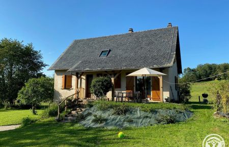 G&icirc;te n&deg;19G5136 Camps-Saint-Mathurin-L&eacute;obazel - Corr&egrave;ze - photo