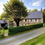 La maison des Arfeix est une ancienne ferme typique du haut plateau Corr&eacute;zien en granit et ardoise