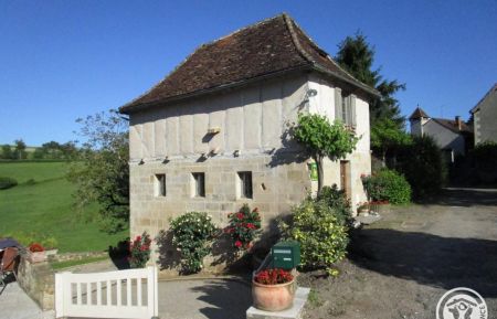 G&icirc;te n&deg;19G2087 Curemonte - Corr&egrave;ze - G&icirc;te de la Barbacane