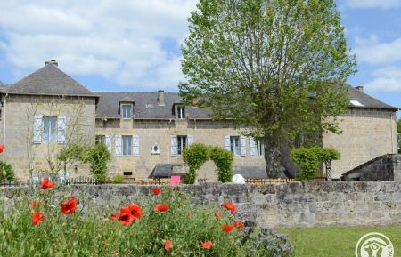 Chambre d'h&ocirc;tes n&deg;19G2749 Noailles - Corr&egrave;ze - Les D&eacute;pendances du Ch&acirc;teau