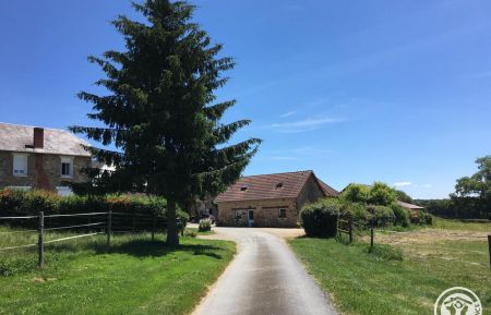 G&icirc;te n&deg;19G3731 Troche - Corr&egrave;ze - Arriv&eacute;e au G&icirc;te &agrave; Troche