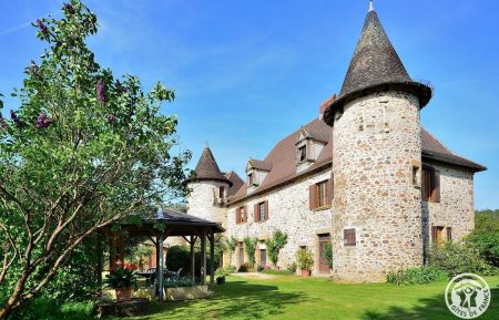 G&icirc;te n&deg;19G5010 Beaulieu-sur-Dordogne - Corr&egrave;ze - Ch&acirc;teau de VAURS