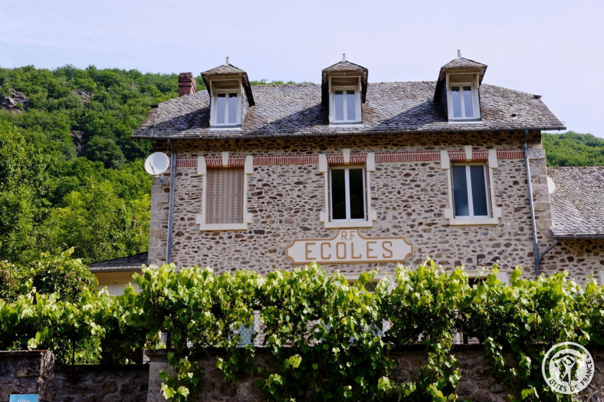 photo 0