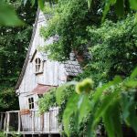 Cabane dans les arbres - La Soleil à La ferme des histoires mélangées - SEXCLES - Corrèze